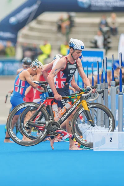 Jonathan and Alistair Brownlee (GBR) in the transition to runnin — Stock Photo, Image