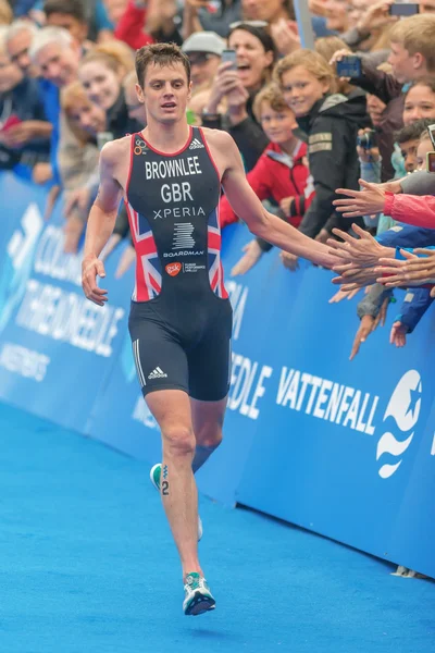 Jonathan Brownlee running to the finish line as second — Stock Photo, Image