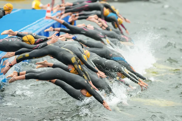 Tras el inicio del evento Women ITU Triathlon en Estocolmo —  Fotos de Stock
