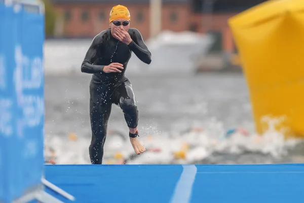 Yurie Kato (JPN) i första varvet i simningen vid Women I — Stockfoto