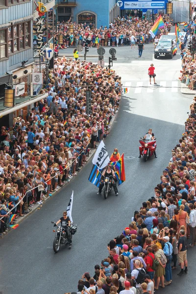 Pride parade in Stockholm and the parade going at Kungsgatan — Stock Photo, Image