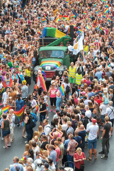 Pride parade in Stockholm and the parade going at Kungsgatan — Stock Photo, Image