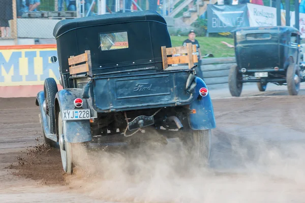 Hotrod racerers in the pause between Rospiggarna and Lejonen — Stock Photo, Image