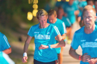 Stockholm'de Midnight çalıştırmak en iyi koşucular (Midnattsloppet)