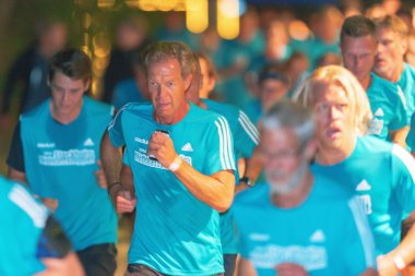 Stockholm'de Midnight çalıştırmak en iyi koşucular (Midnattsloppet)