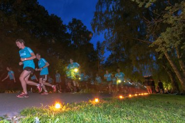 Stockholm'de Gece yarısı çalıştırmak runners (Midnattsloppet)