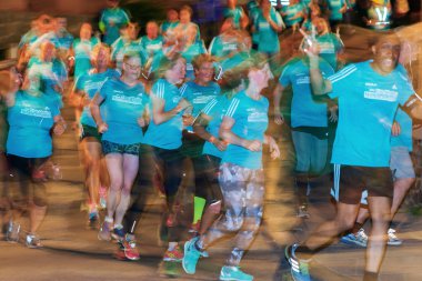 Stockholm'de Gece yarısı çalıştırmak runners (Midnattsloppet)