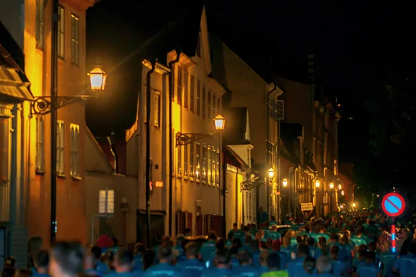 Lopers bij de middernacht run in Stockholm (Midnattsloppet) — Stockfoto