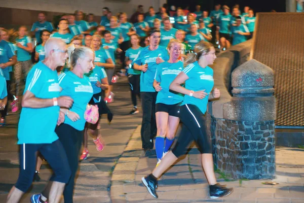 Stockholm'de Gece yarısı çalıştırmak runners (Midnattsloppet) — Stok fotoğraf