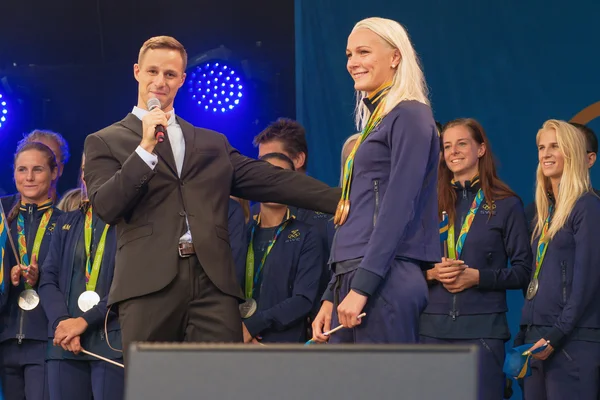 Medallistas olímpicos de Río se celebran en Kungstradgarden —  Fotos de Stock