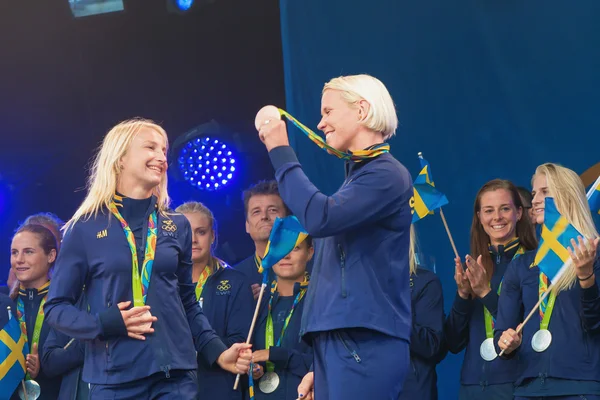 Medallistas olímpicos de Río se celebran en Kungstradgarden —  Fotos de Stock