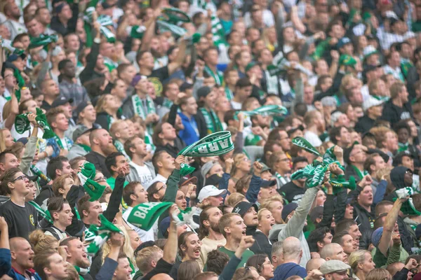 Футбол дербі між "АІК" та Hammarby у Allsvenskan в друзі — стокове фото