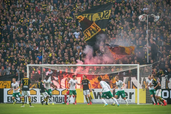 Derby de futebol entre AIK e Hammarby em Allsvenskan em Friends — Fotografia de Stock