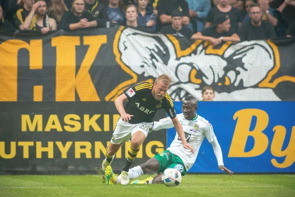 Voetbal derby tussen Aik en Hammarby in Allsvenskan bij vrienden — Stockfoto