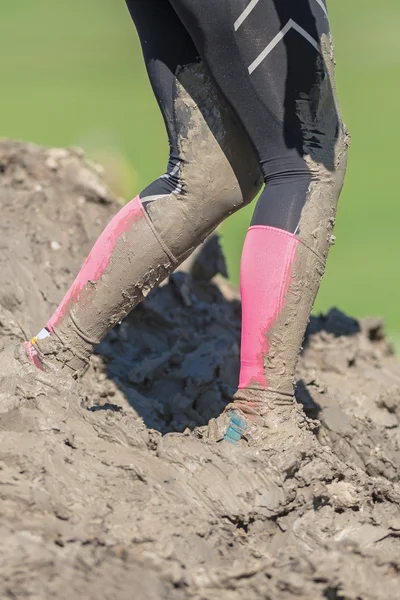 Mud Charge par Backstrom lors de l'événement Tough Viking au Gardet en S — Photo