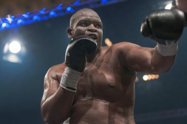 Otto Wallin arasında maç (SWE) vs Osbourne Machimana (RSA) h