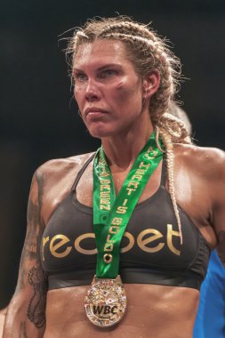 Mikaela Lauren (Swe) vs Klara arasında Wbc başlık maçı sonra 