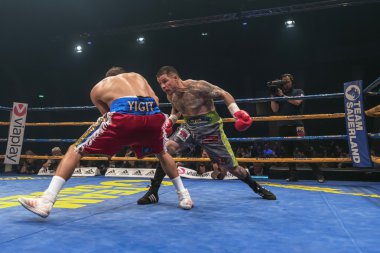 Anthony yiğit (Swe) vs Armando Robles (Mex) arasında sup içinde maç
