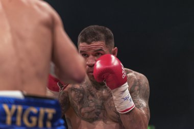 Anthony yiğit (Swe) vs Armando Robles (Mex) arasında sup içinde maç