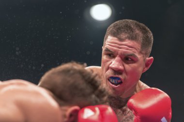 Anthony yiğit (Swe) vs Armando Robles (Mex) arasında sup içinde maç