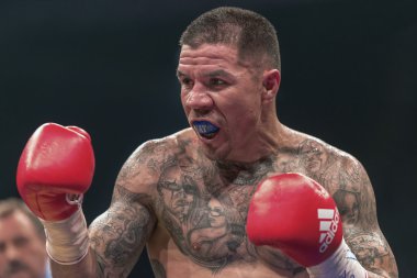 Anthony yiğit (Swe) vs Armando Robles (Mex) arasında sup içinde maç