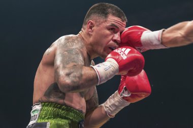 Anthony yiğit (Swe) vs Armando Robles (Mex) arasında sup içinde maç