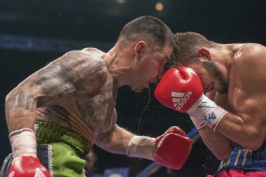 Anthony yiğit (Swe) vs Armando Robles (Mex) arasında sup içinde maç