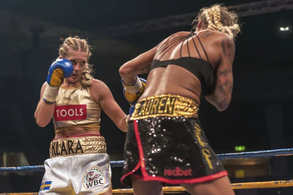 WBC luta pelo título entre Mikaela Lauren (SWE) vs Klara Svensson  ( — Fotografia de Stock