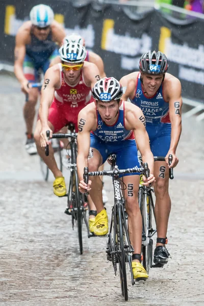 Grup triathletes le corre frome ile Fransa'da ilk ağır r