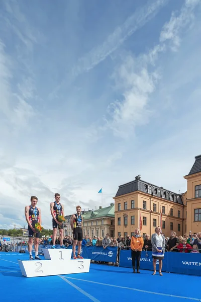 De första tre lyssnar nationella athem på mens itu world t — Stockfoto