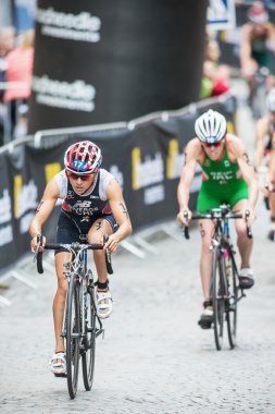 Barbara riveros geçişten sonra bir grup önde gelen Şili