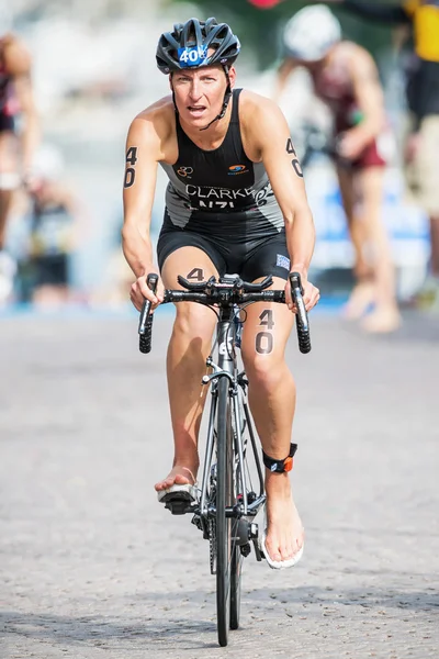 Rebecca Clarke dalla Nuova Zelanda dopo il passaggio al ciclismo Fotografia Stock