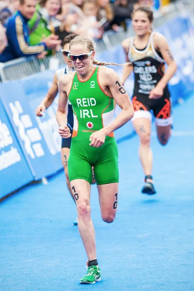Aileen Reid de Irlanda corre a la meta en el Women — Foto de Stock