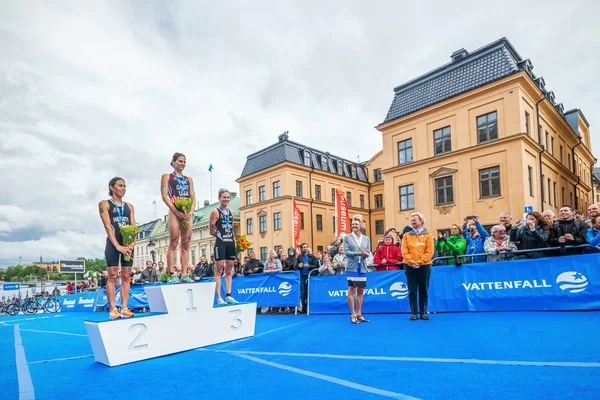 Podium cermony at the womens ITU World Triathlon Series event 20 — Stock Photo, Image