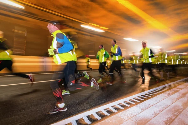 Stockholm Tunnel Run with runners passing by — Stock Photo, Image