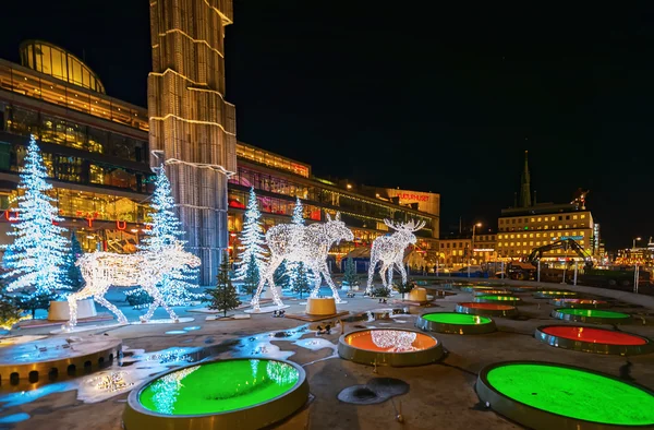 Christmas decorations in forms of a Moose family in the city cen — Stock Photo, Image