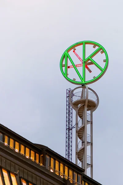 The iconic clock on top of the NK store — Stock Photo, Image