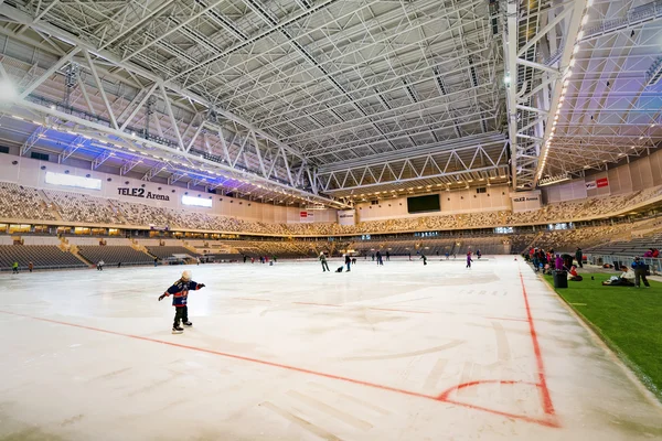 Veřejné bruslení v Tele2 arena ve Stockholmu během Lucia — Stock fotografie