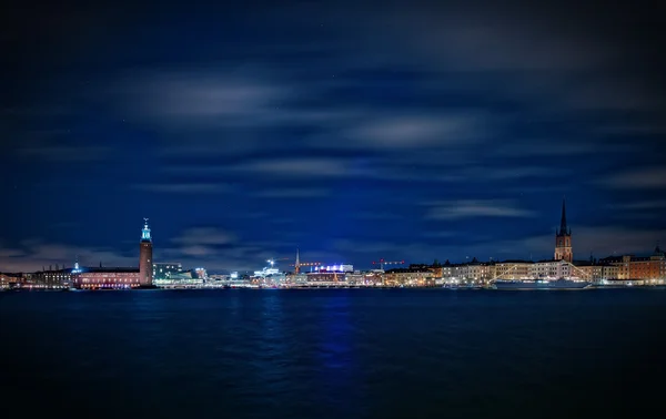 Πανοραμική άποψη της Στοκχόλμης πόλη κατά τη διάρκεια της νύχτας με την πόλη — Φωτογραφία Αρχείου