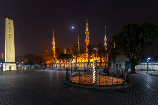 Hippodrome avec le pilier du serpent à Istanbul — Photo