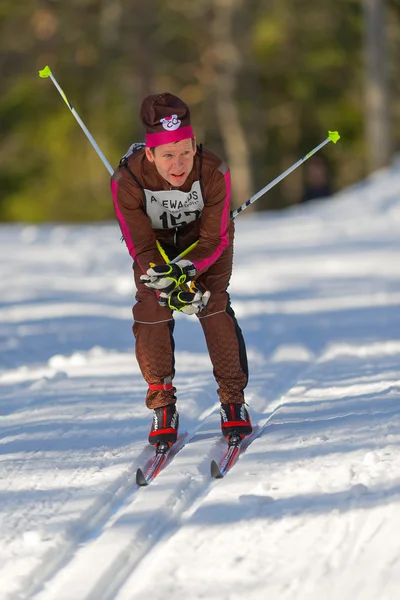 Närbild av skid-löpare i en slänt efter första varvet i Stoc — Stockfoto