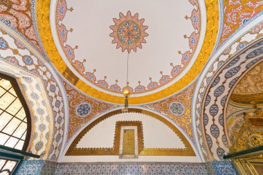 Harems Topkapı Sarayı'nın birinde tavan dekore edilmiş