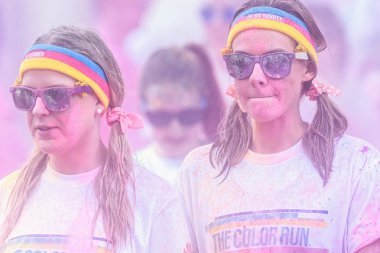 arkadaşlar stockholm renk aynı kıyafeti ile çalıştırın