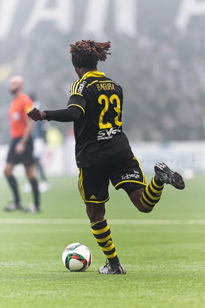AIK oyuncu DIF oyunda topu tekmeleme Muhammed bangura 