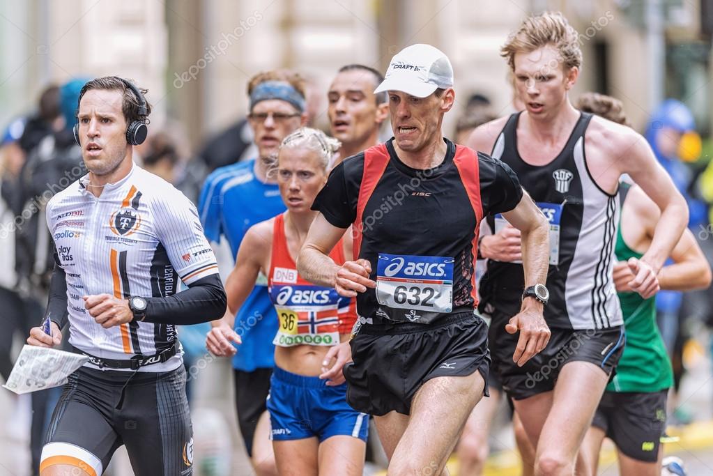 Asics stockholm marathon top