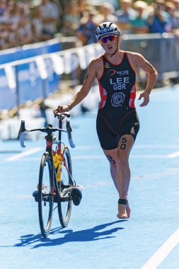 India Lee (GBR) running thru the transition area at the Womens I