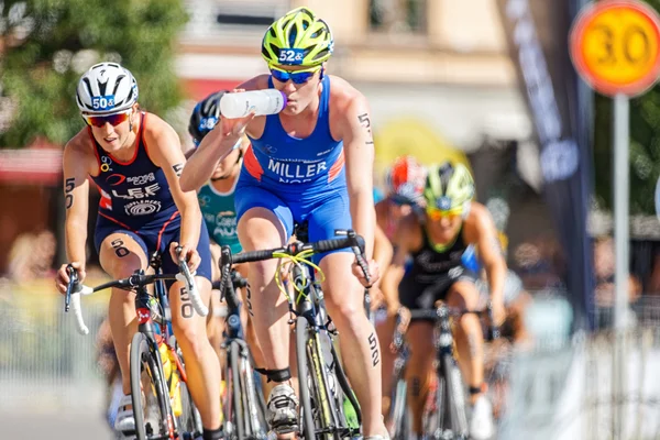 Lotte Miller (NOR) drinking water at the Womens ITU World Triath — Stockfoto