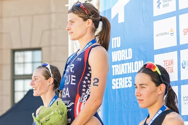 Siegerin Sarah True (USA) bei der Frauen-Triathlonserie itu — Stockfoto