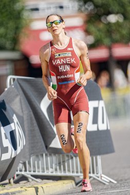 Margit Vanek (HUN) into a curve at the Womens ITU World Triathlo