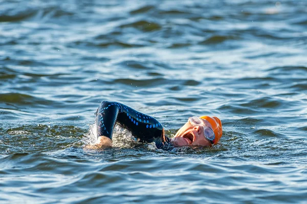 Triathlete gasping for air at the Womens ITU World Triathlon eve — Stock Fotó